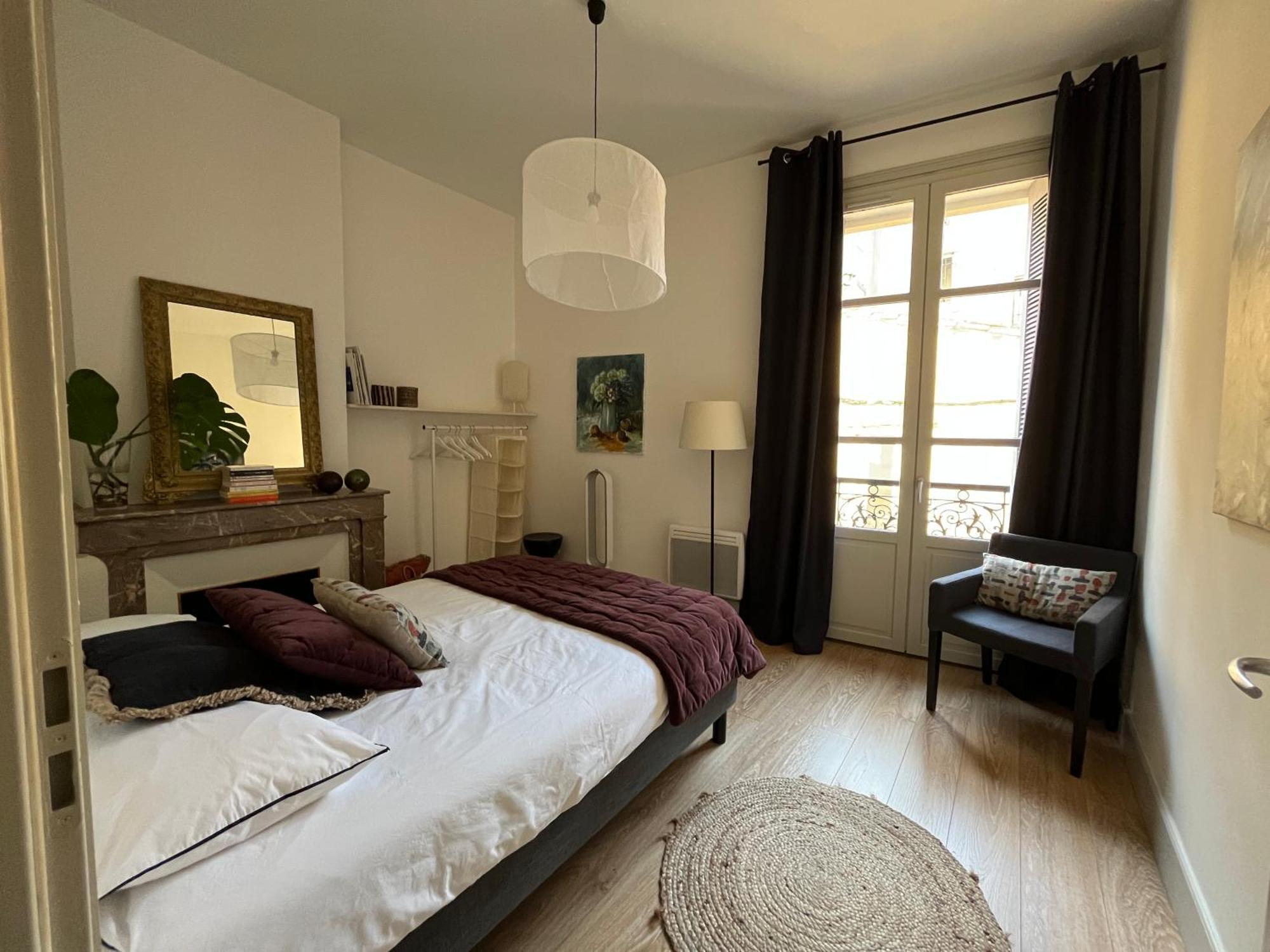 Nimes , Appartement Renove Dans Immeuble Classe. 외부 사진