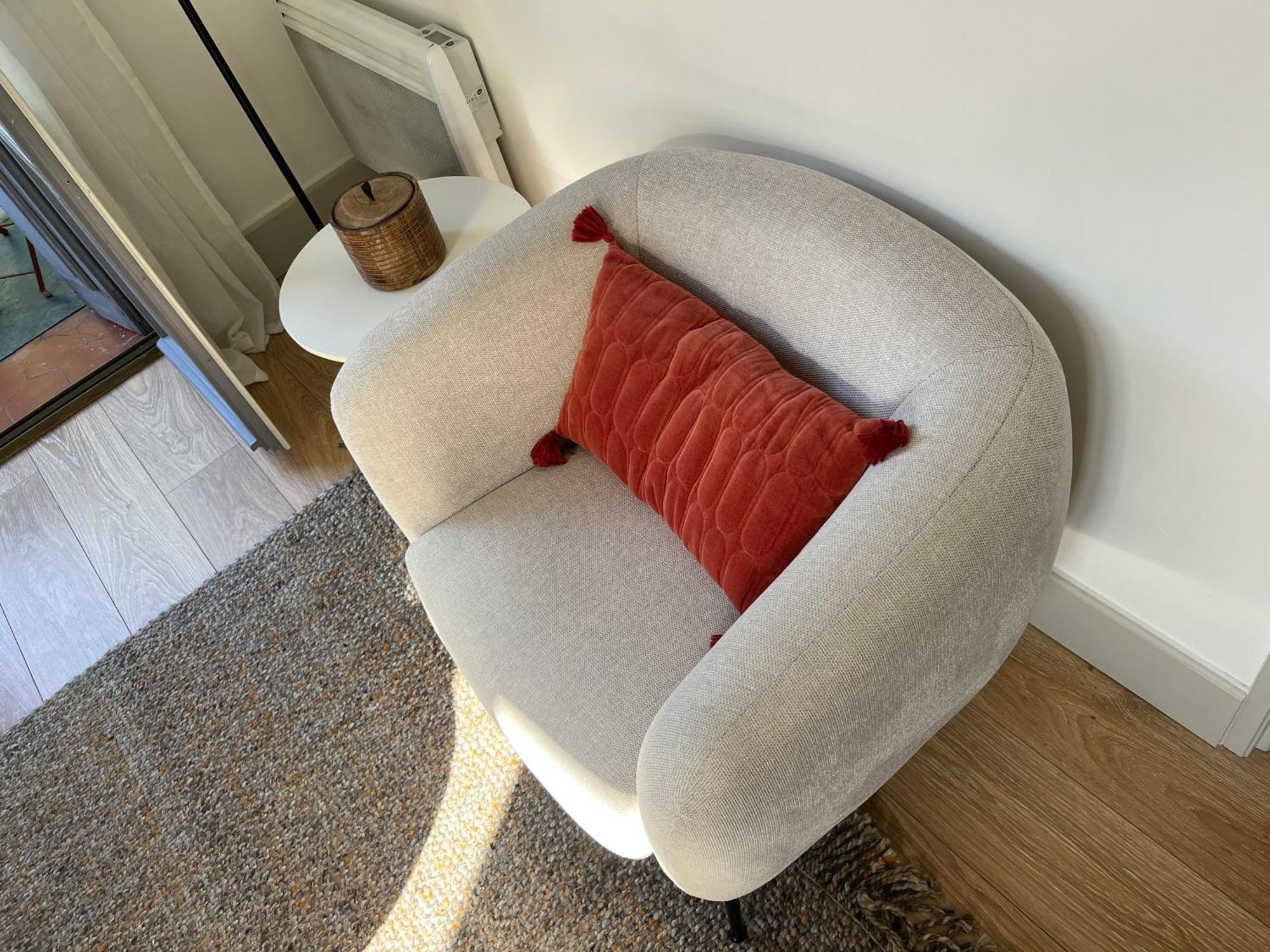 Nimes , Appartement Renove Dans Immeuble Classe. 외부 사진