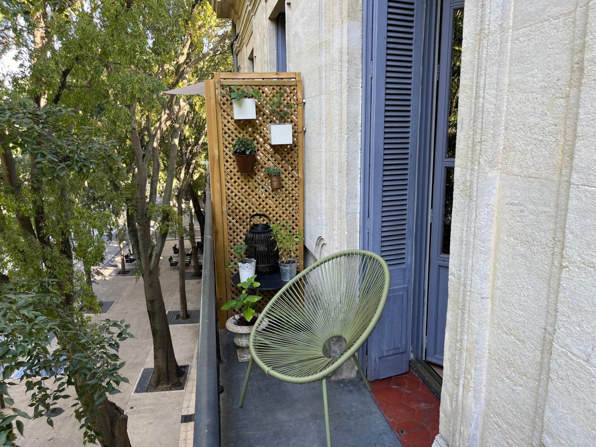 Nimes , Appartement Renove Dans Immeuble Classe. 외부 사진